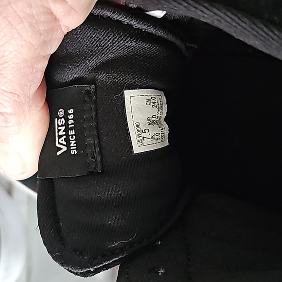 Vans - Picture 4 of 4